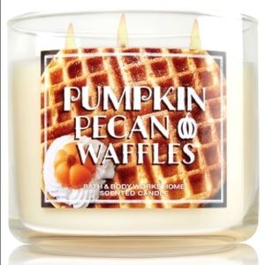 Bath and Body Works Pumpkin Pecan Waffles Candle